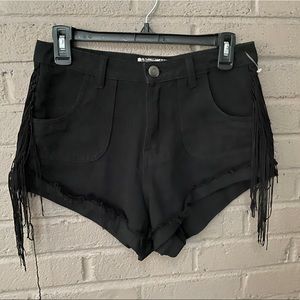 Boohoo  black fringe side jean shorts 4